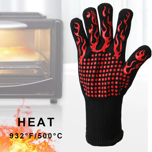 Backofen und Grillhandschuhe